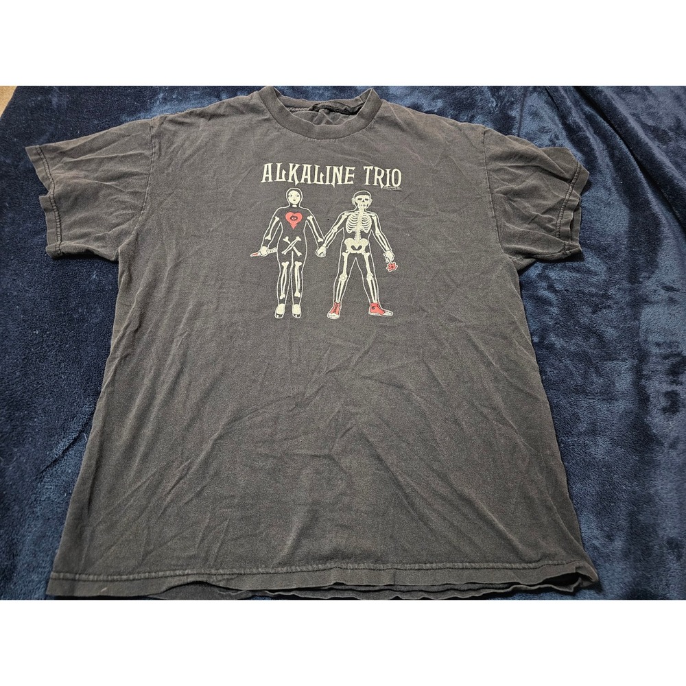 Vintage Alkaline Trio Skeleton Couple Punk Rock Band T-Shirt Faded Black Mens l